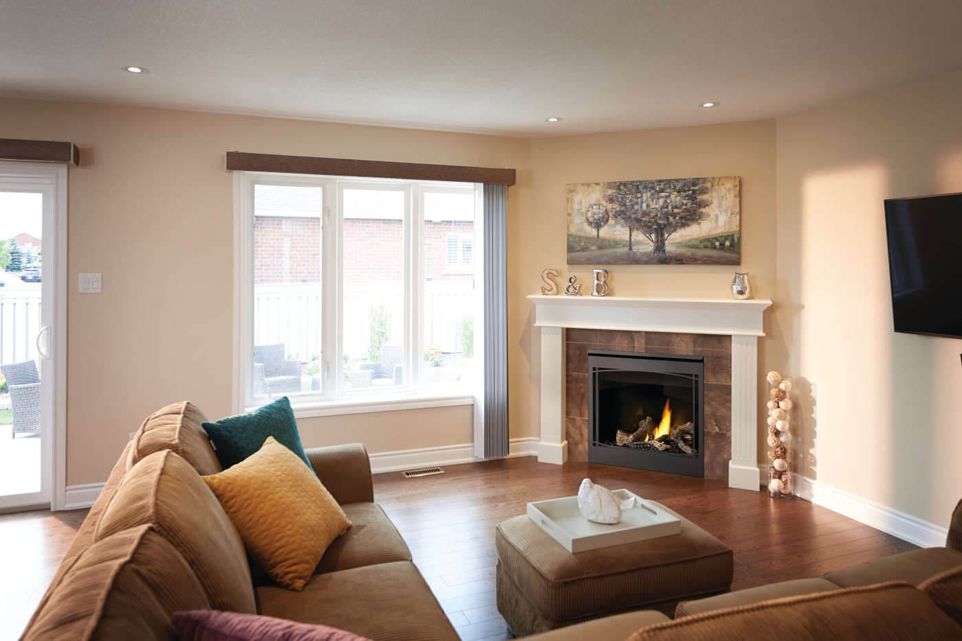 Napoleon Ascent™ 36 Direct Vent Gas Electronic Fireplace B36