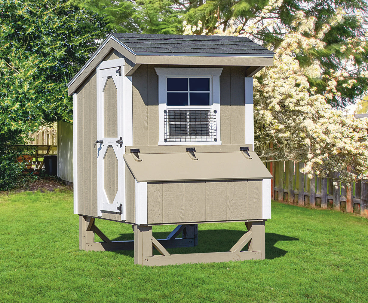 Hen House Chicken Coop Q44