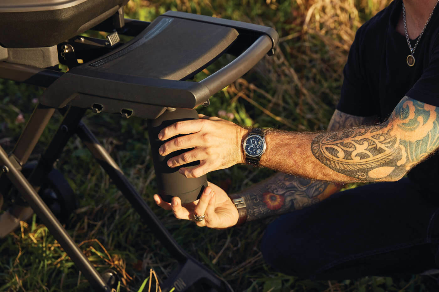 Napoleon Phantom TravelQ Pro 285 with Scissor Cart Portable Gas Grill PRO285X-MK-PHM