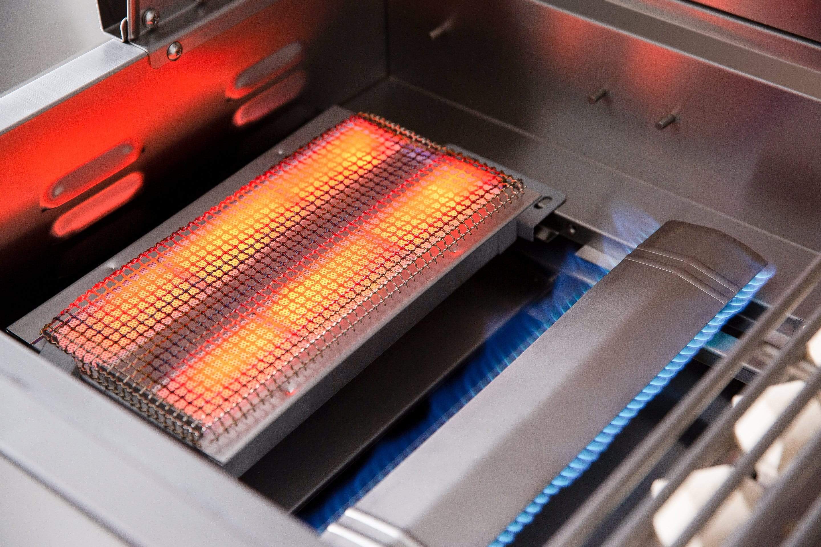 Summerset Sizzler Pro 32" 4-Burner Built-In Gas Grill SIZPRO32