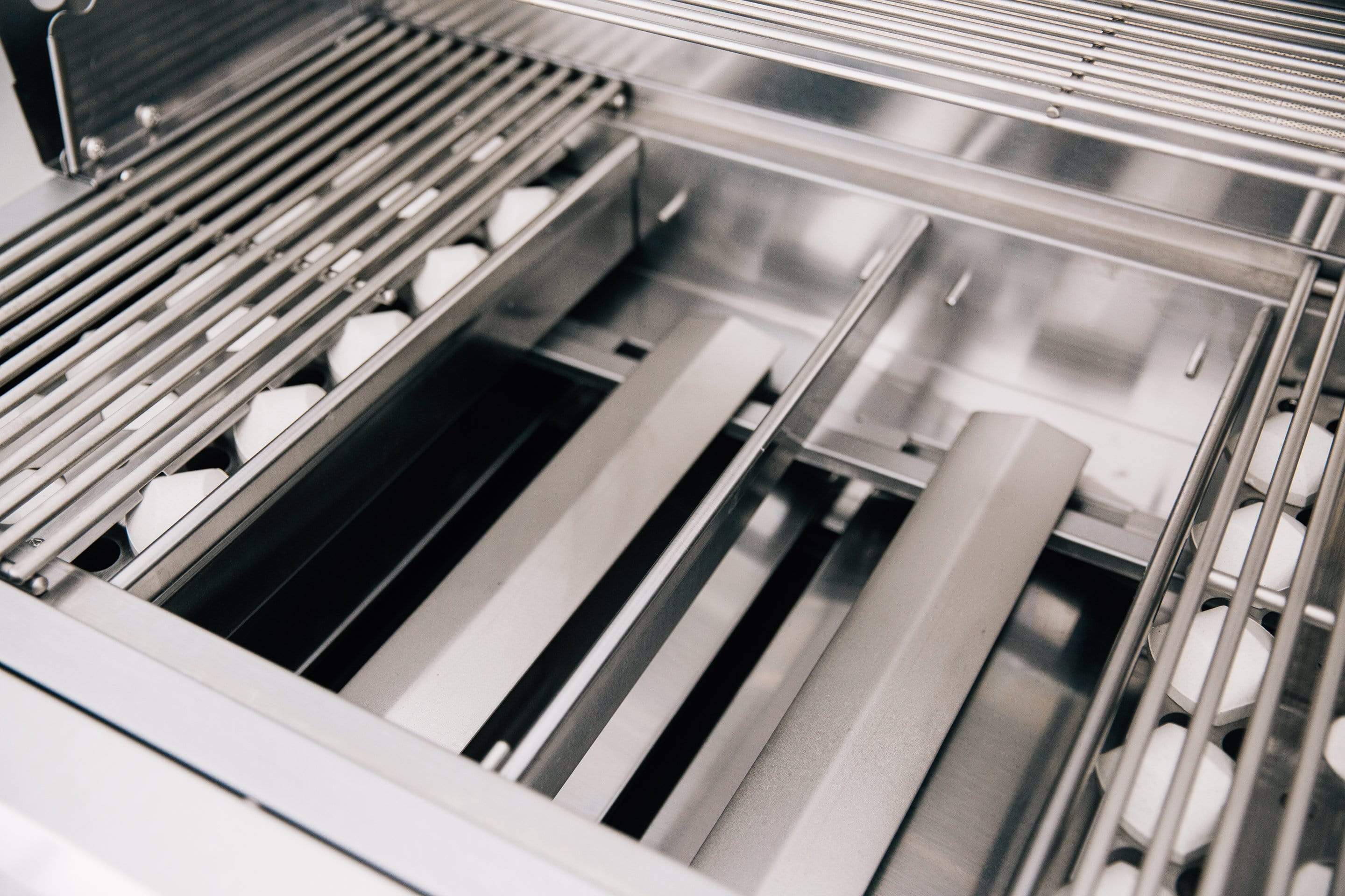 Summerset Sizzler Pro 32" 4-Burner Built-In Gas Grill SIZPRO32