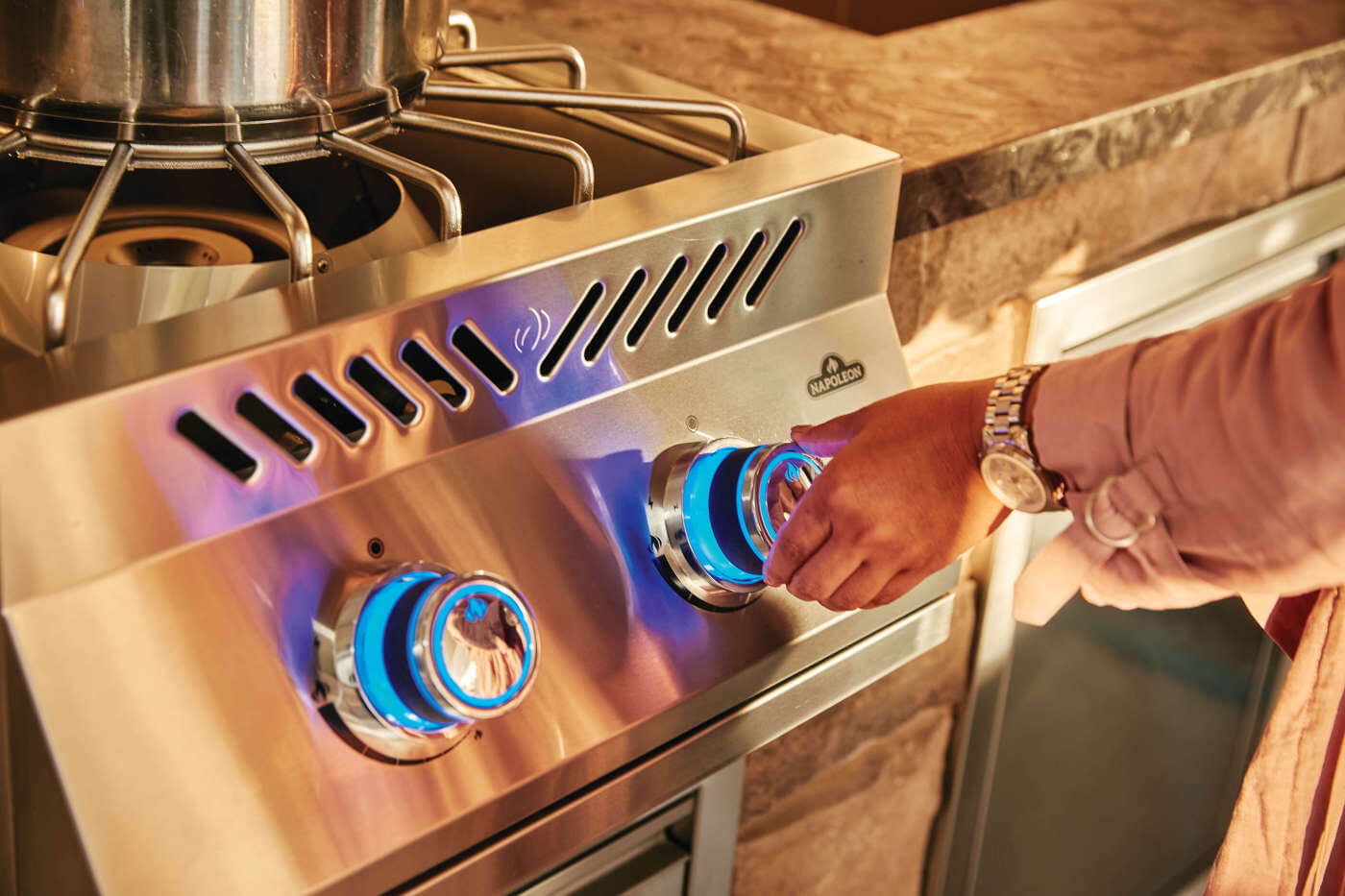 Napoleon Built-In 700 Series Stainless Steel Power Burner with Stainless Steel Cover BIB18PB