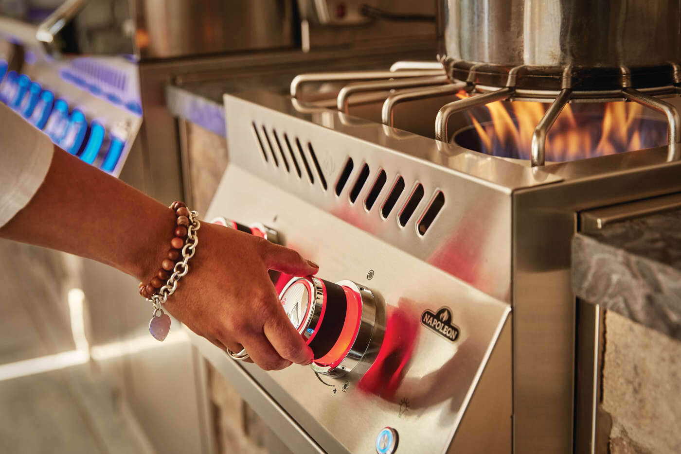 Napoleon Built-In 700 Series Stainless Steel Power Burner with Stainless Steel Cover BIB18PB
