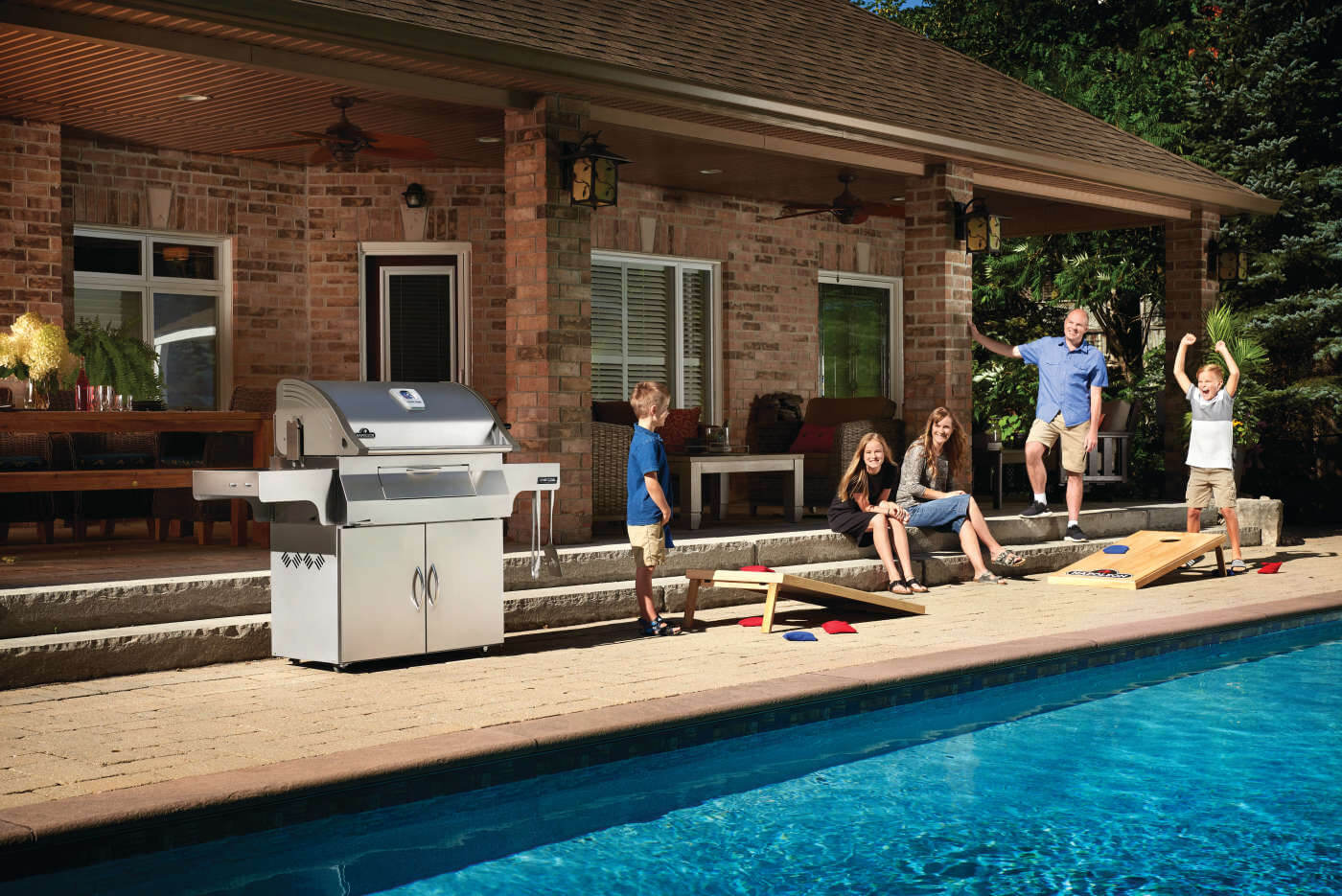 Napoleon Charcoal Professional Freestanding Grill PRO605CSS