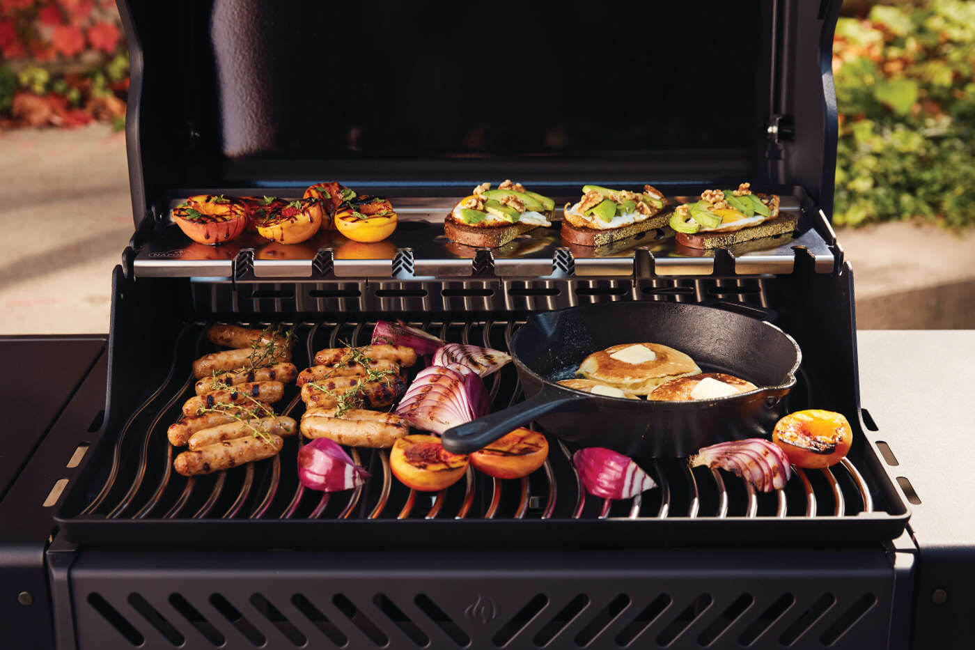 Napoleon Phantom Rogue SE 425 RSIB with Infrared Side Gas Grill