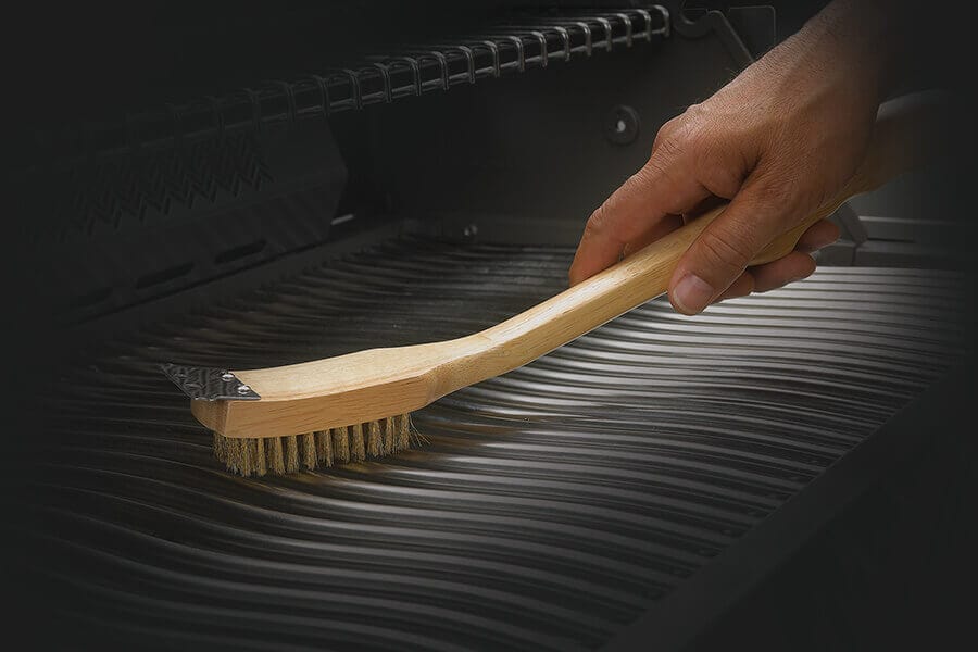 Napoleon Grill 18-inch Brush with Brass Bristles 62028