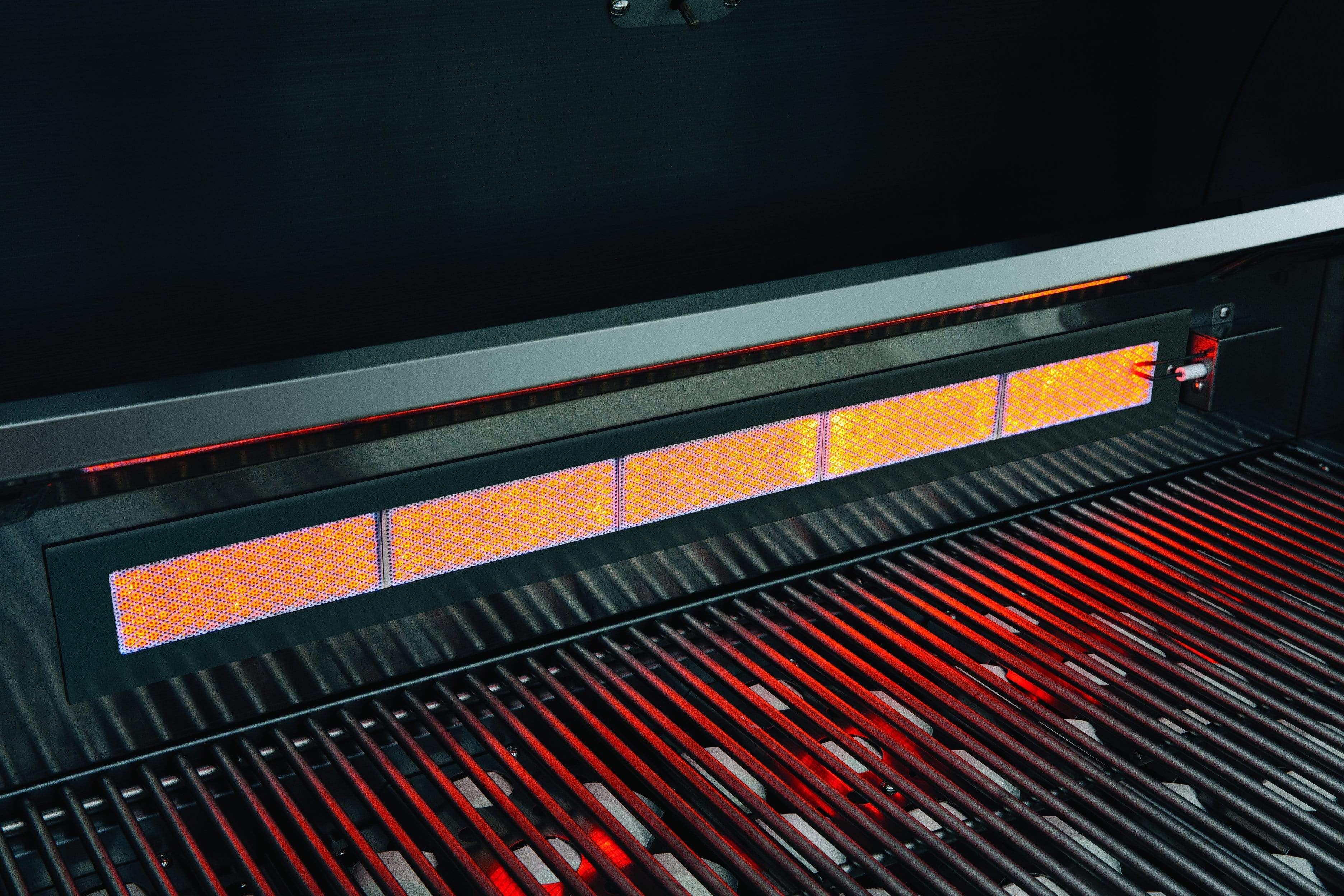 Summerset Sizzler Pro 32" 4-Burner Built-In Gas Grill SIZPRO32